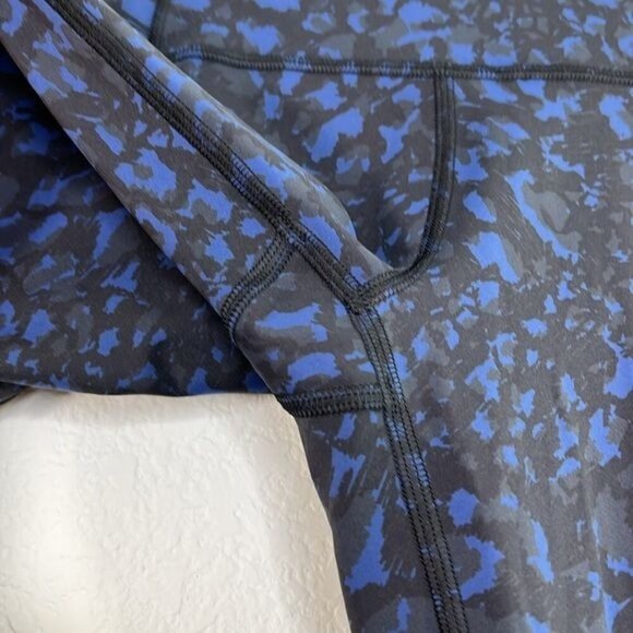 Lululemon Fast and Free Crop II 19" *Non-Reflective Camo Larkspur size 4 - Picture 3 of 10